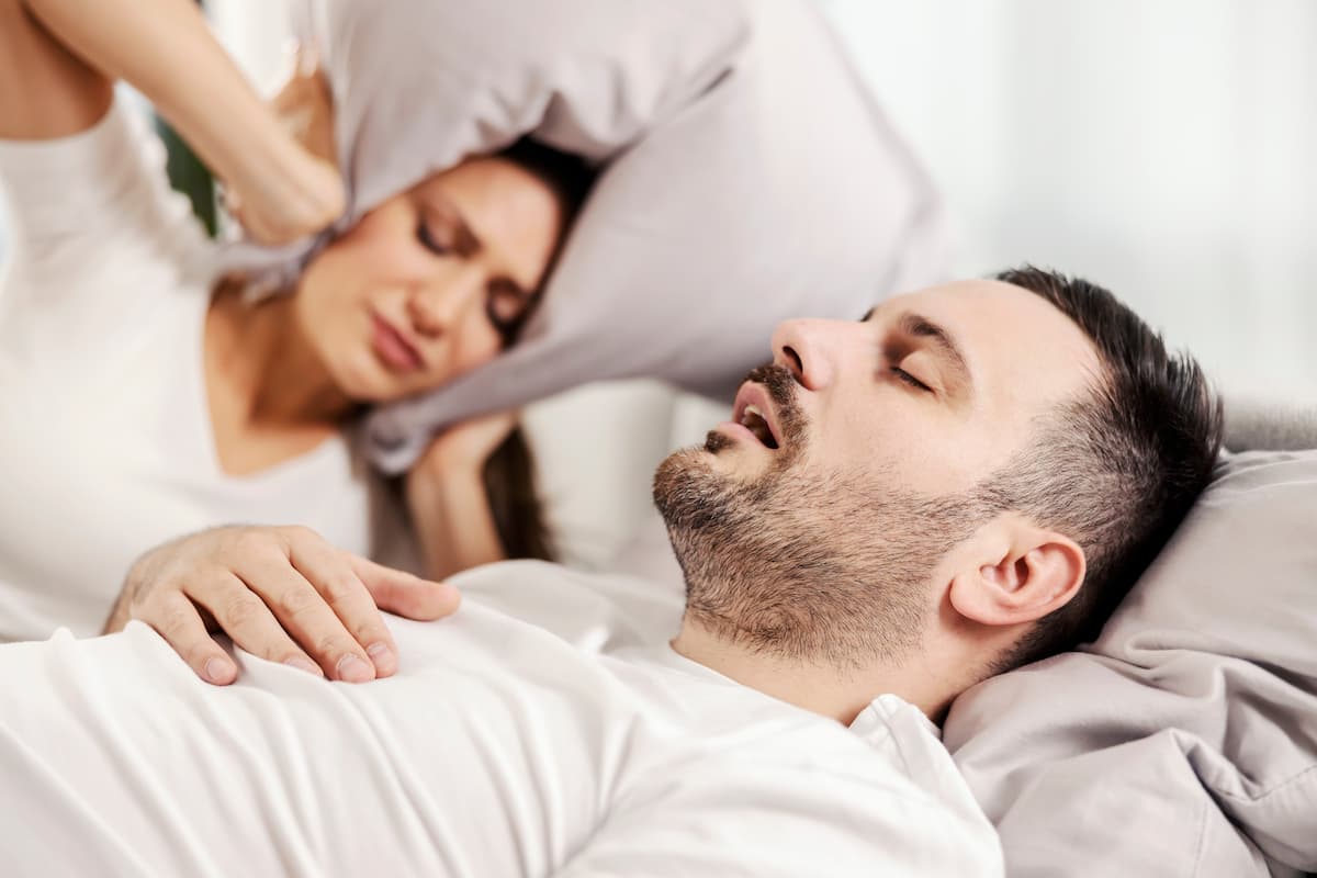 Lire la suite à propos de l’article Le ronflement, un problème fréquent touchant de nombreux couples
